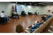 Grupo de Enlace - La reunión presencial en el Salón de Actos se realiza con medidas de protección frente a la COVID-19