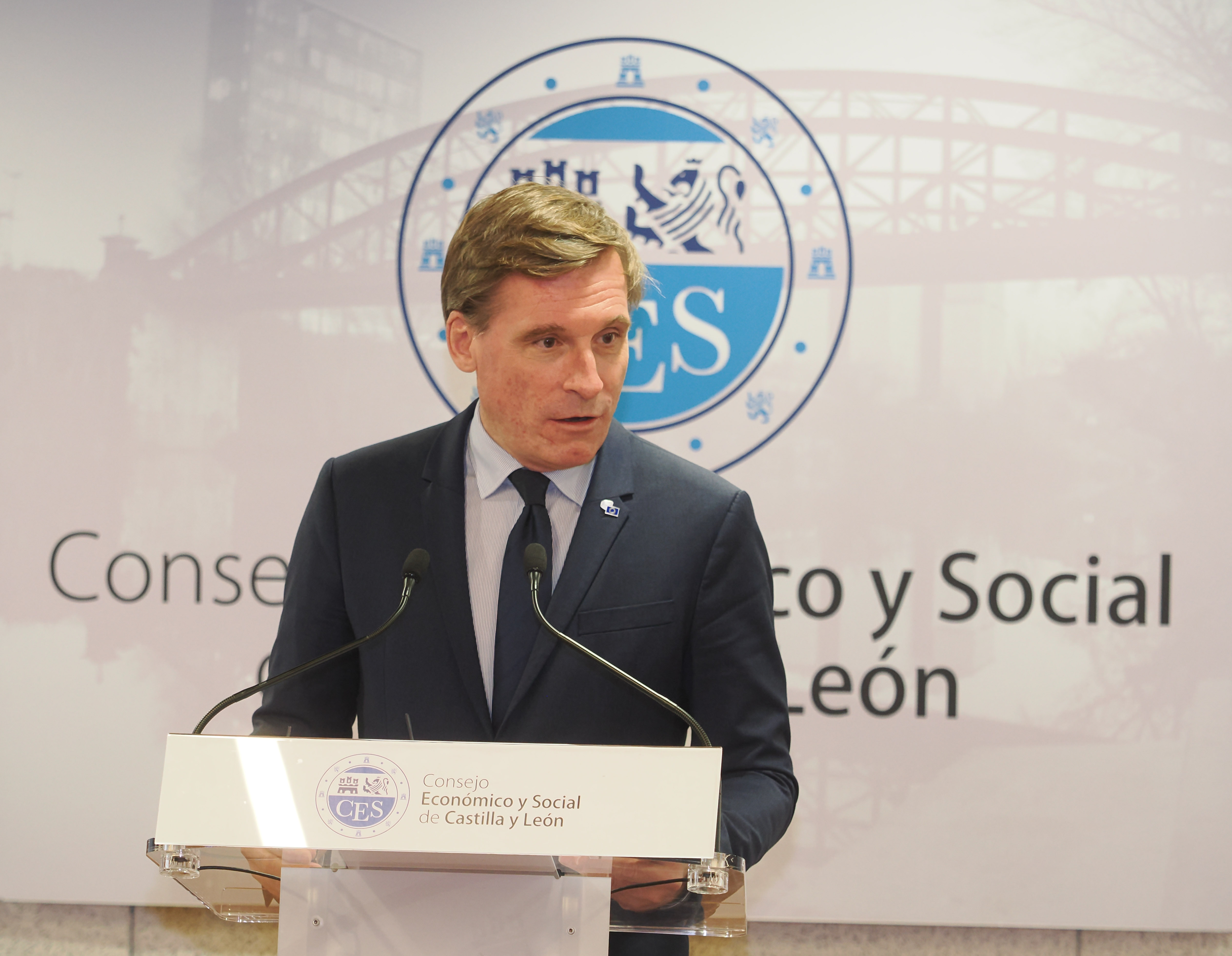 Presidente CESE interviene ante el leno del CES CyL