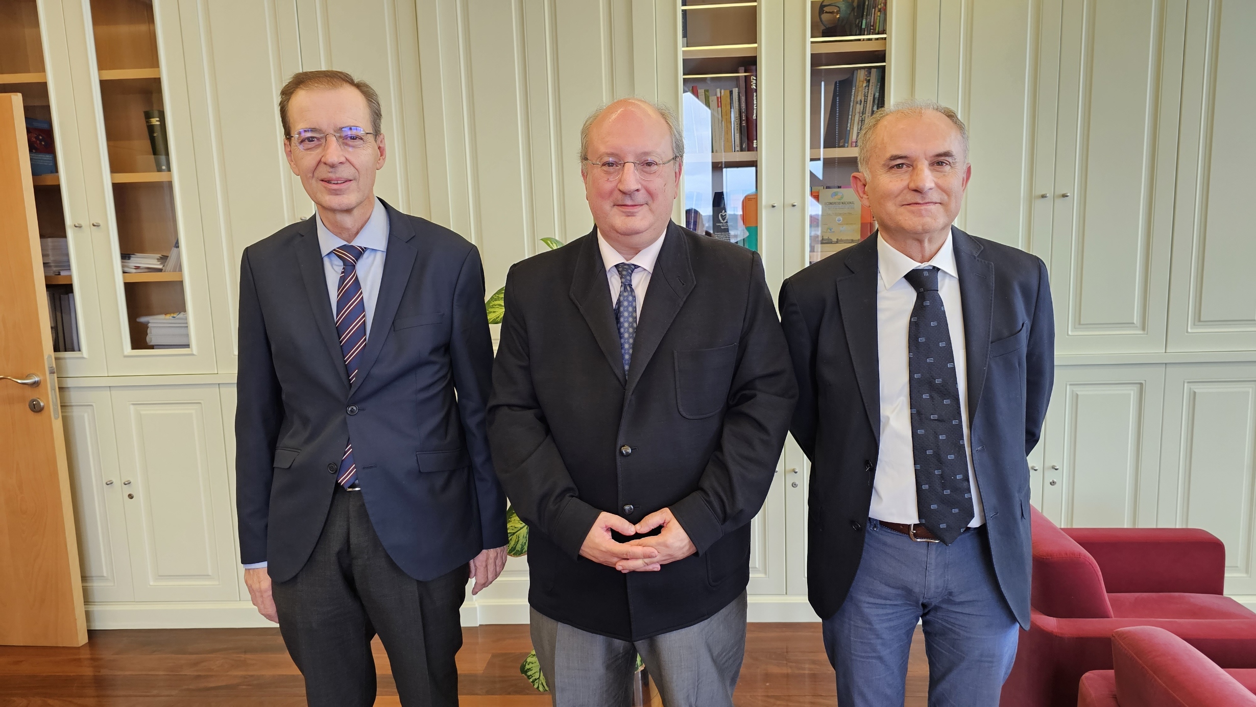 Presidentes del CES en distintos mandatos asisten al Pleno extraordinario con elpresidnete del CESE